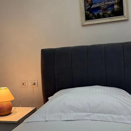 Sea View Apartment *
